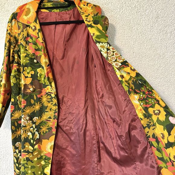 Travel Coat Travelcoats by Naman in a Flower Power Hippie Nylon 1970s Fashion - Picture 12 of 16